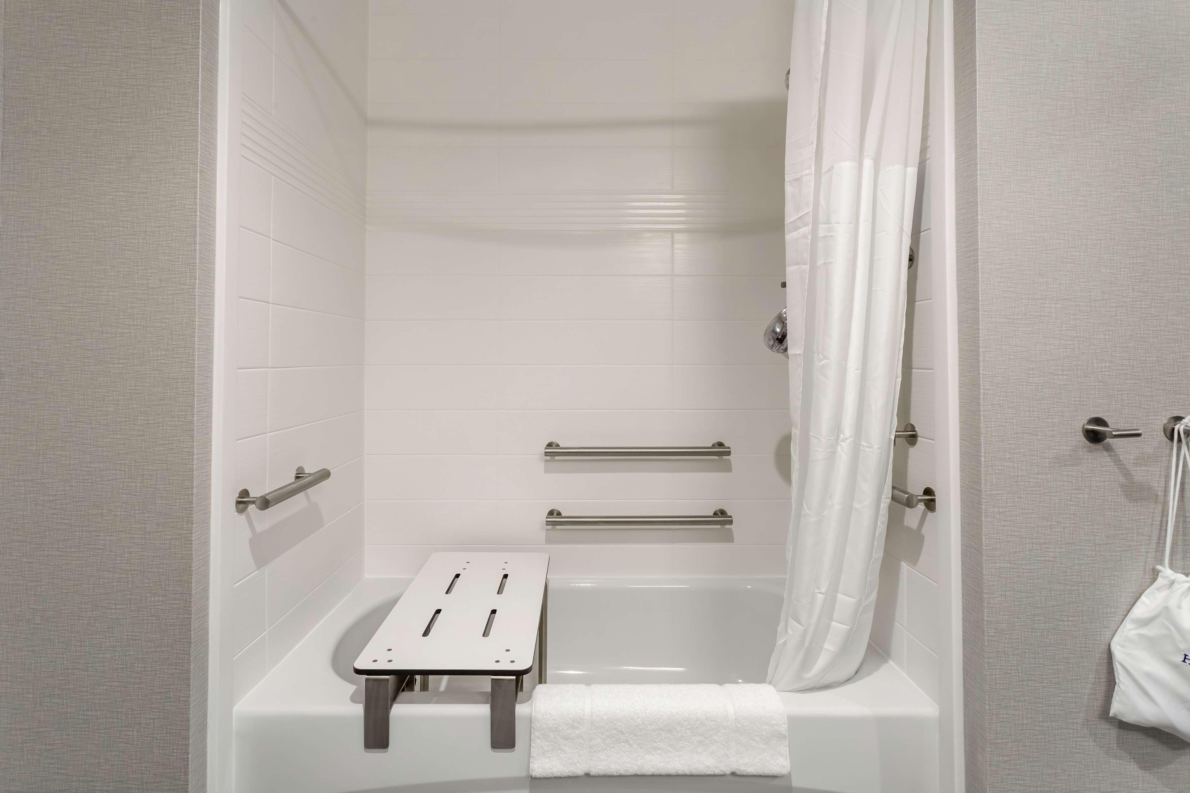 Hampton Inn Madison, Oh Екстериор снимка