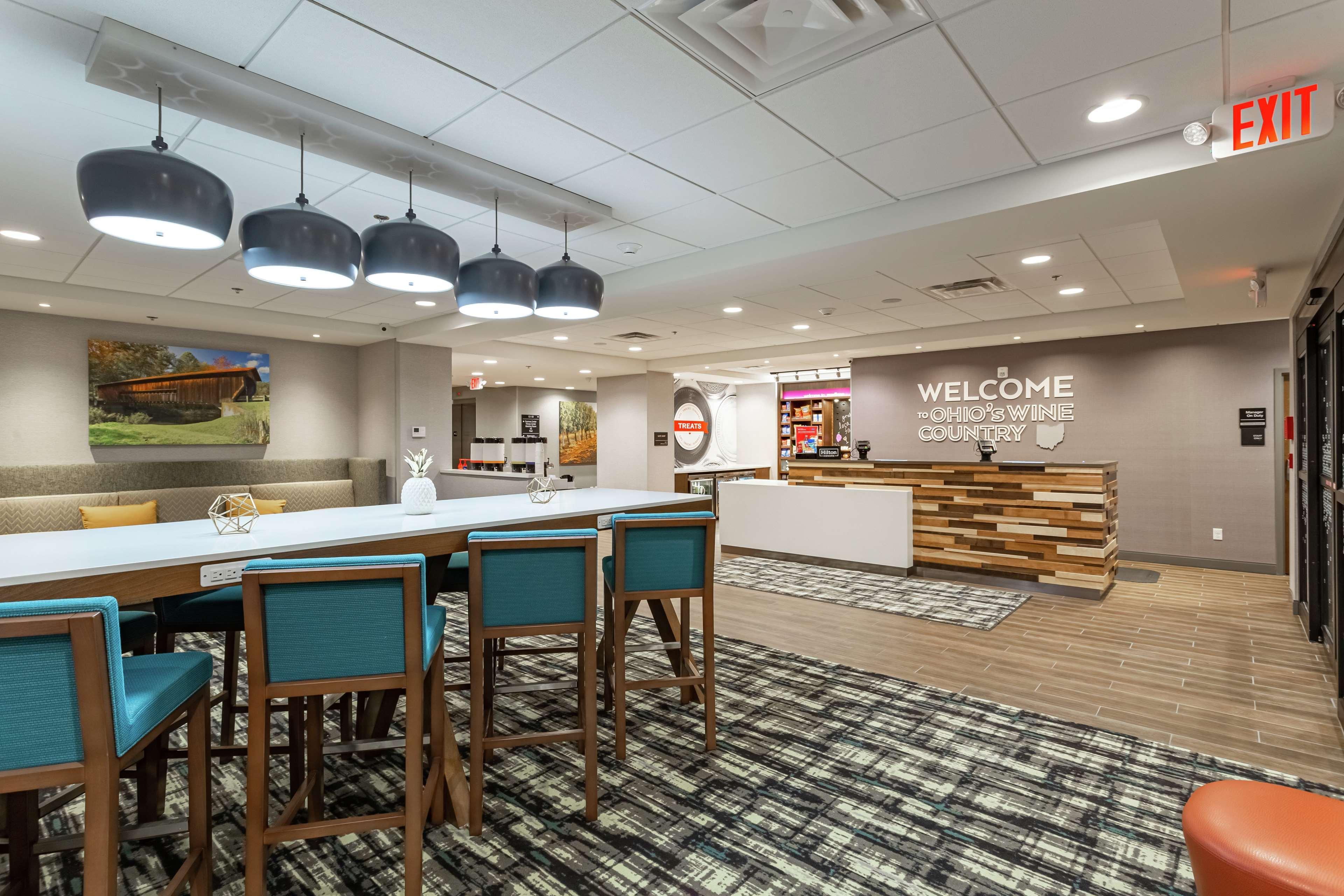 Hampton Inn Madison, Oh Екстериор снимка