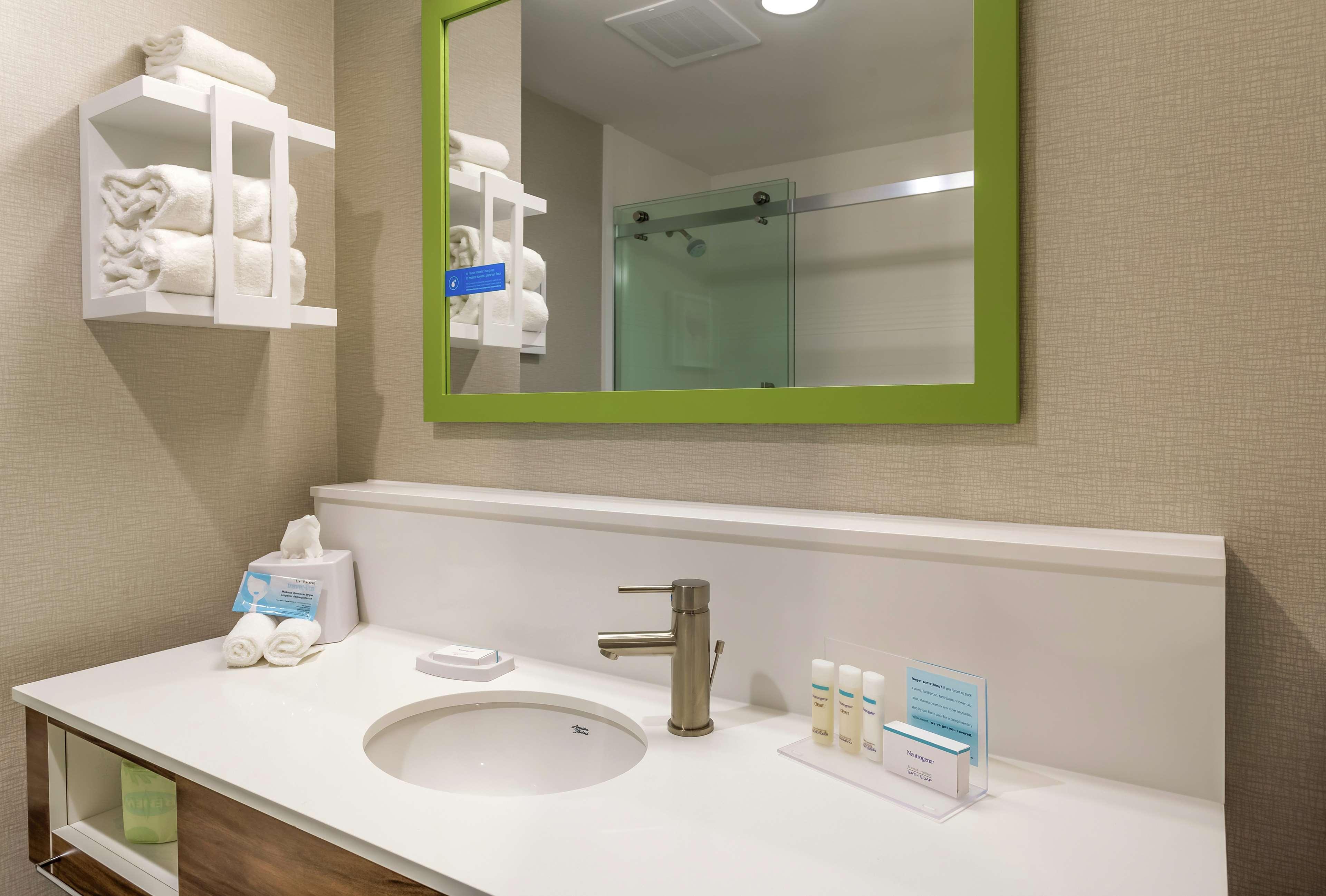 Hampton Inn Madison, Oh Екстериор снимка