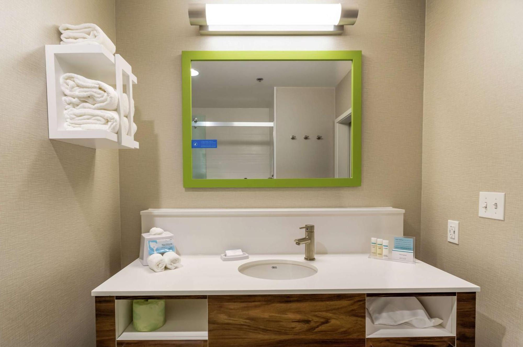 Hampton Inn Madison, Oh Екстериор снимка