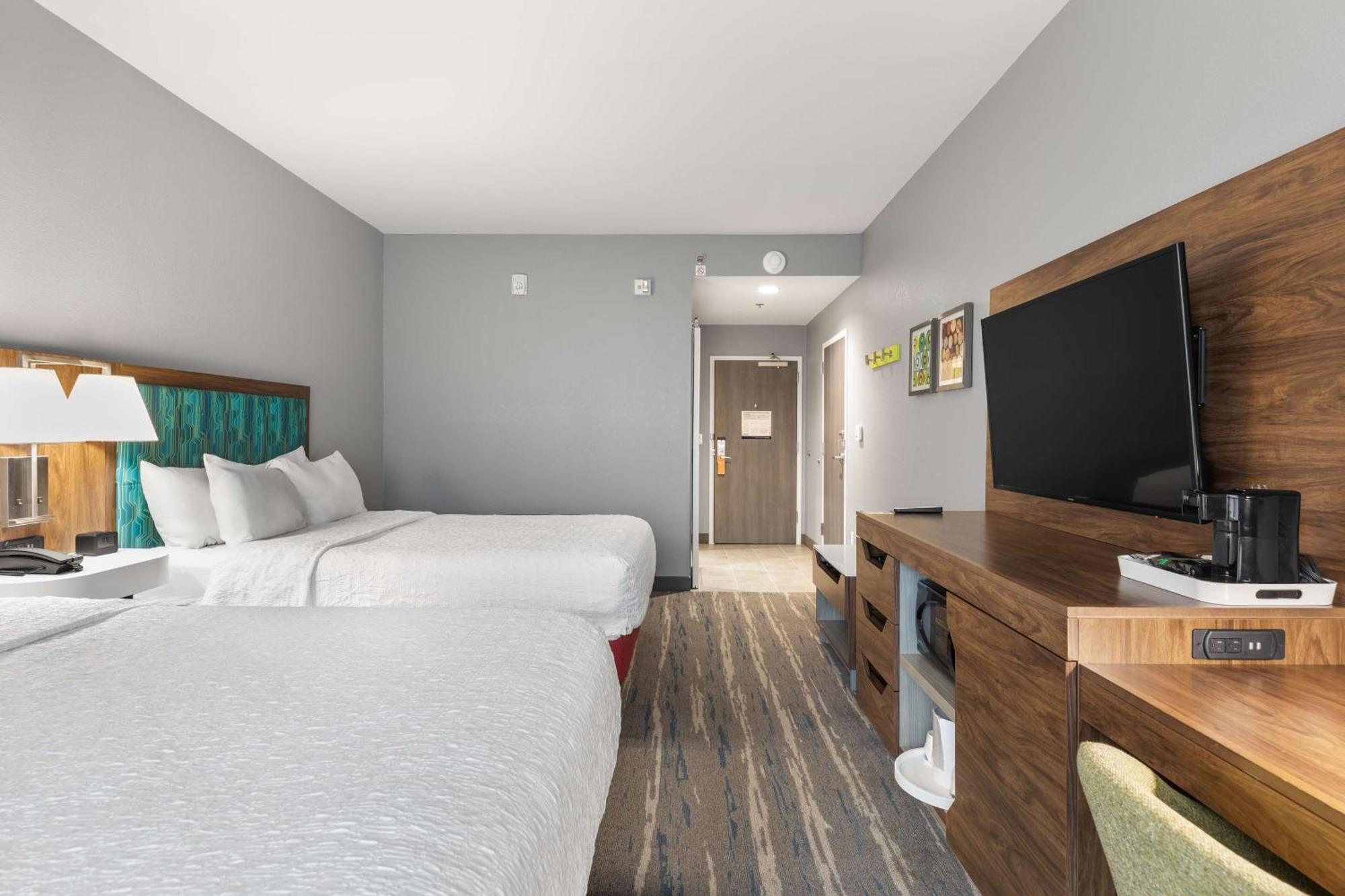 Hampton Inn Madison, Oh Екстериор снимка
